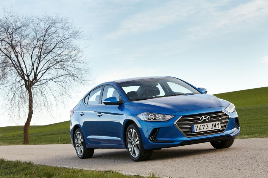  Hyundai Elantra 2016 года  (фото 7 из 30)